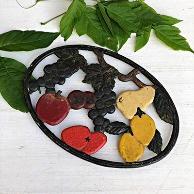 Подставка под горячее Фрукты, чугун