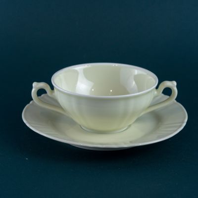 Бульонница с блюдцем Германия Hutschenreuther 250 мл