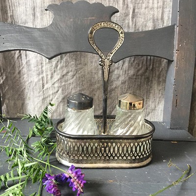 Соль и перец в наборе на подставке с ручкой