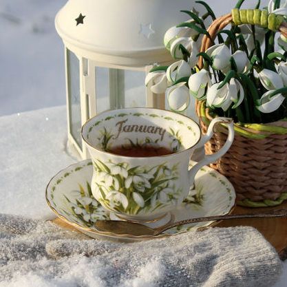 Чайная пара Royal Albert Январь 1970 г. 12 месяцев