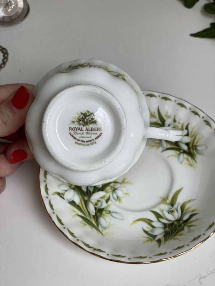 Чайная пара Royal Albert Январь 1970 г. 12 месяцев