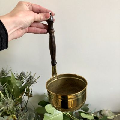 Ковш подвесной с деревянной ручкой 0,5л