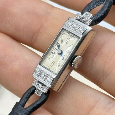 Часы механические старинные ювелирные