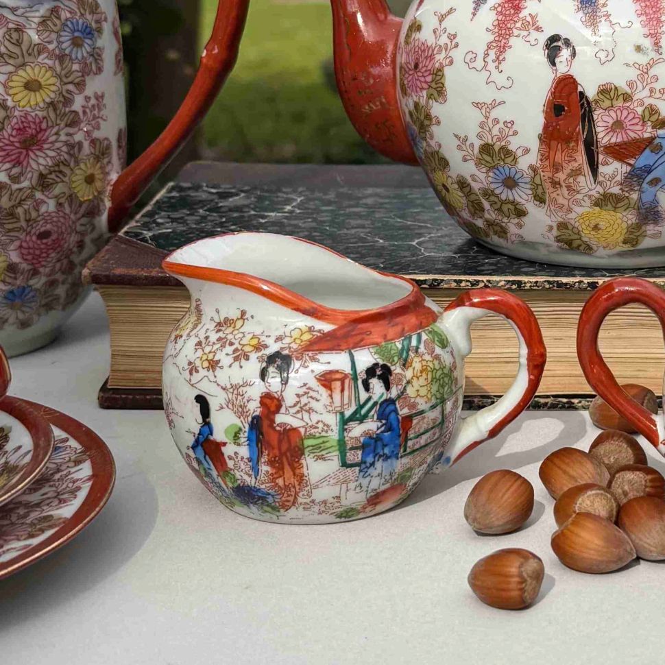 Молочник Гейши в парке 180 мл фарфор Япония