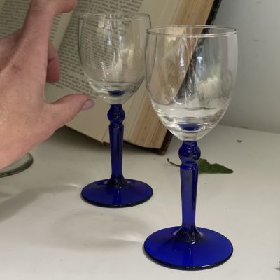 Бокал 150 мл на синей ножке хрустальное стекло