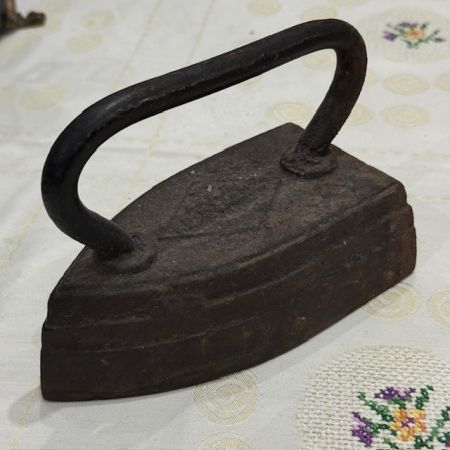 Утюг старинный 17 см чугун 