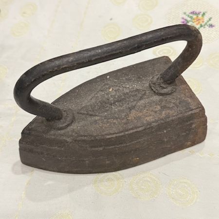 Утюг старинный 17 см чугун 