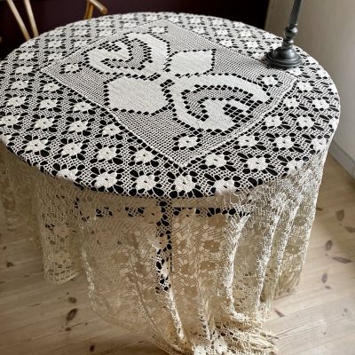 Скатерть 220х220 см с кистями