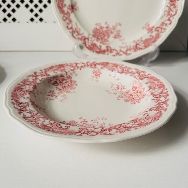 Тарелка глубокая ВиллеройБох Valeria красный 22 см Германия 1940-1970 гг.