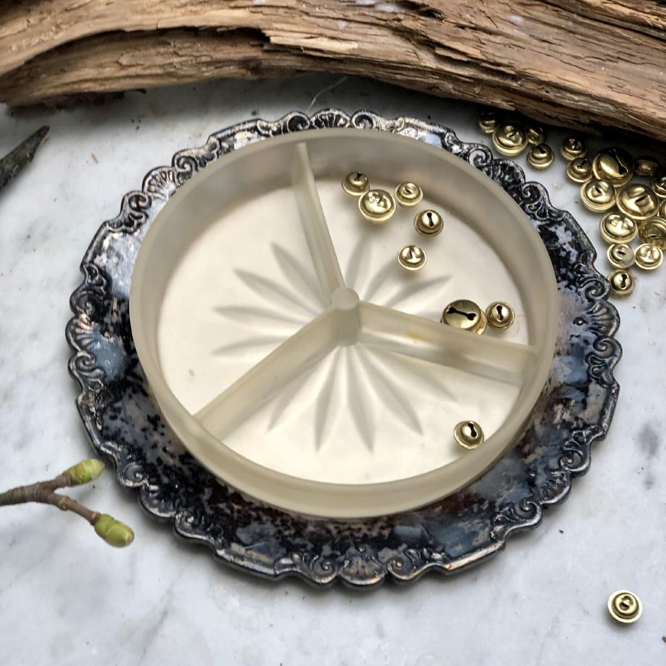 Менажница стеклянная на блюде