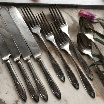 Набор столовых приборов 8+2 штук серебрение 90 сталь