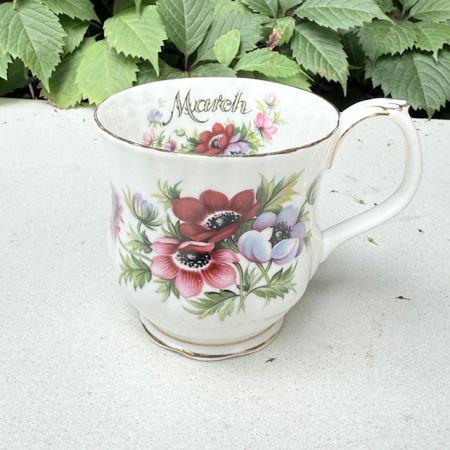 Кружка Royal Albert Anemones 12 месяцев Март 280 мл Англия 