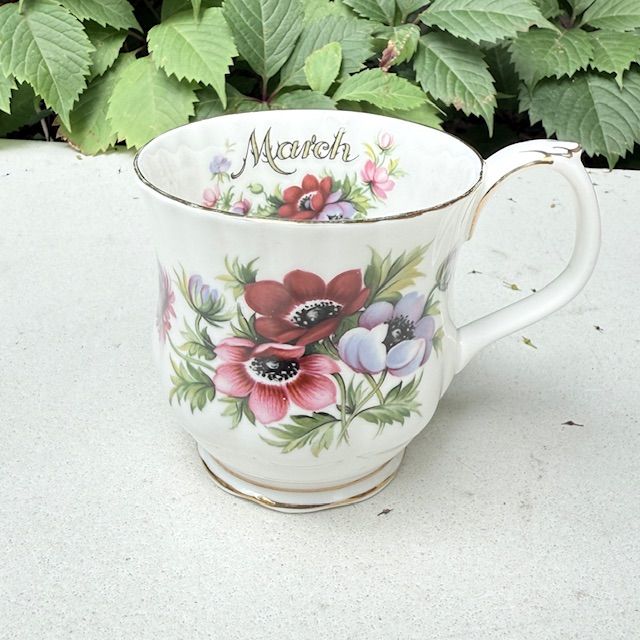 Кружка Royal Albert Anemones 12 месяцев Март 280 мл Англия 