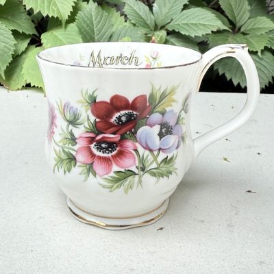 Кружка Royal Albert Anemones 12 месяцев Март 280 мл Англия