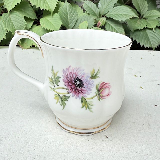 Кружка Royal Albert Anemones 12 месяцев Март 280 мл Англия 