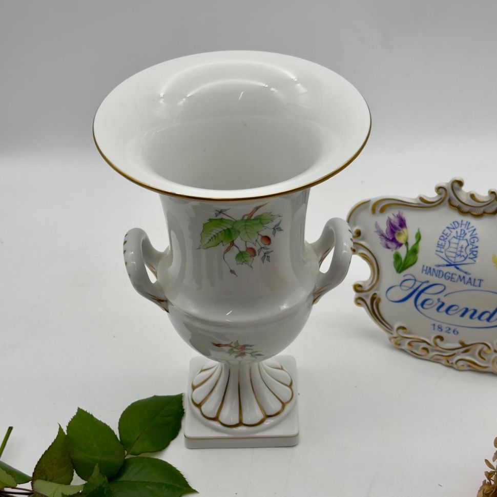 Ваза формы Медичи Herend Rosehip Decor 25 см Венгрия