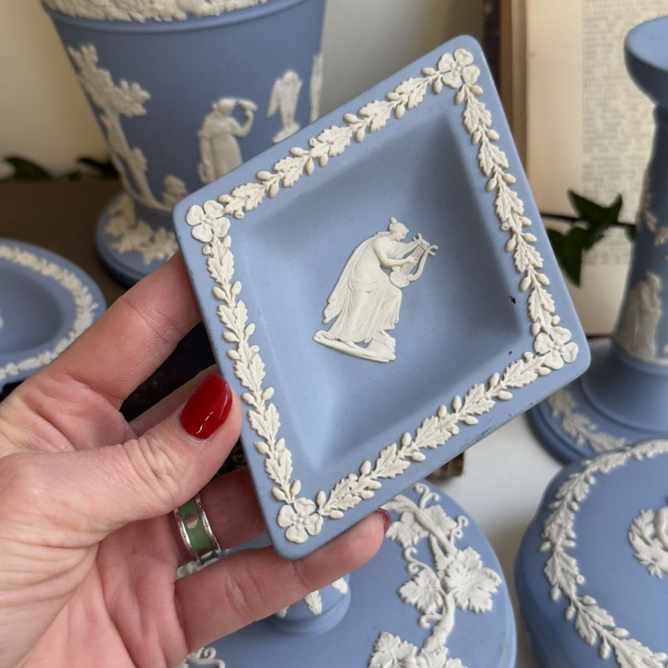 Розетка ромб Wedgwood 15 см Англия бисквитный фарфор