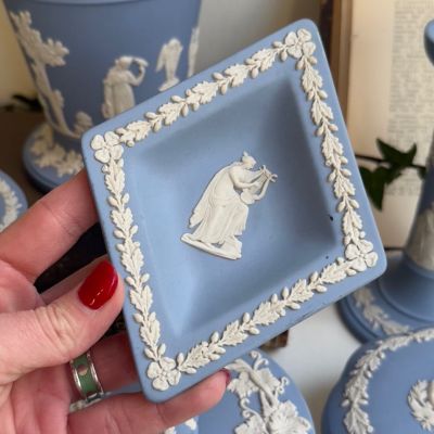 Розетка ромб Wedgwood 15 см Англия бисквитный фарфор