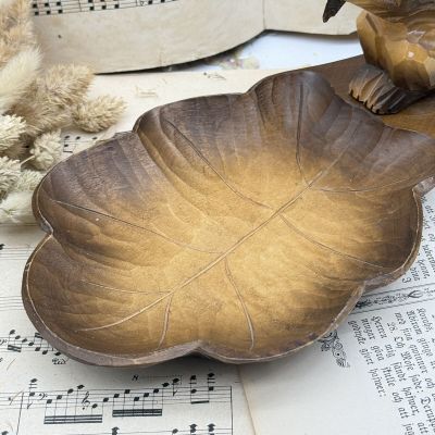 Блюдо Дубовый лист 28 см дерево