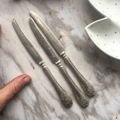 Нож столовый с Вензелями 20 см мельхиор