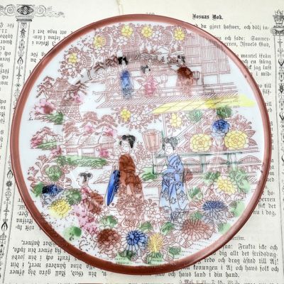 Тарелка Гейши в парке 17 см фарфор Япония