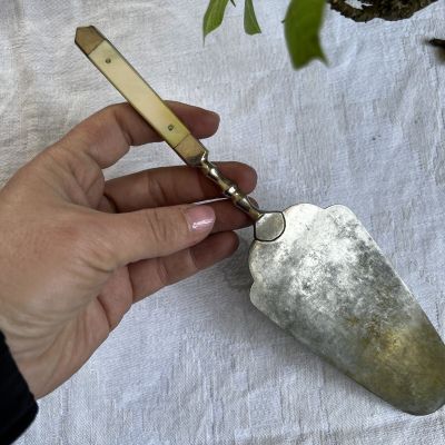 Лопатка с перламутровой ручкой 25 см