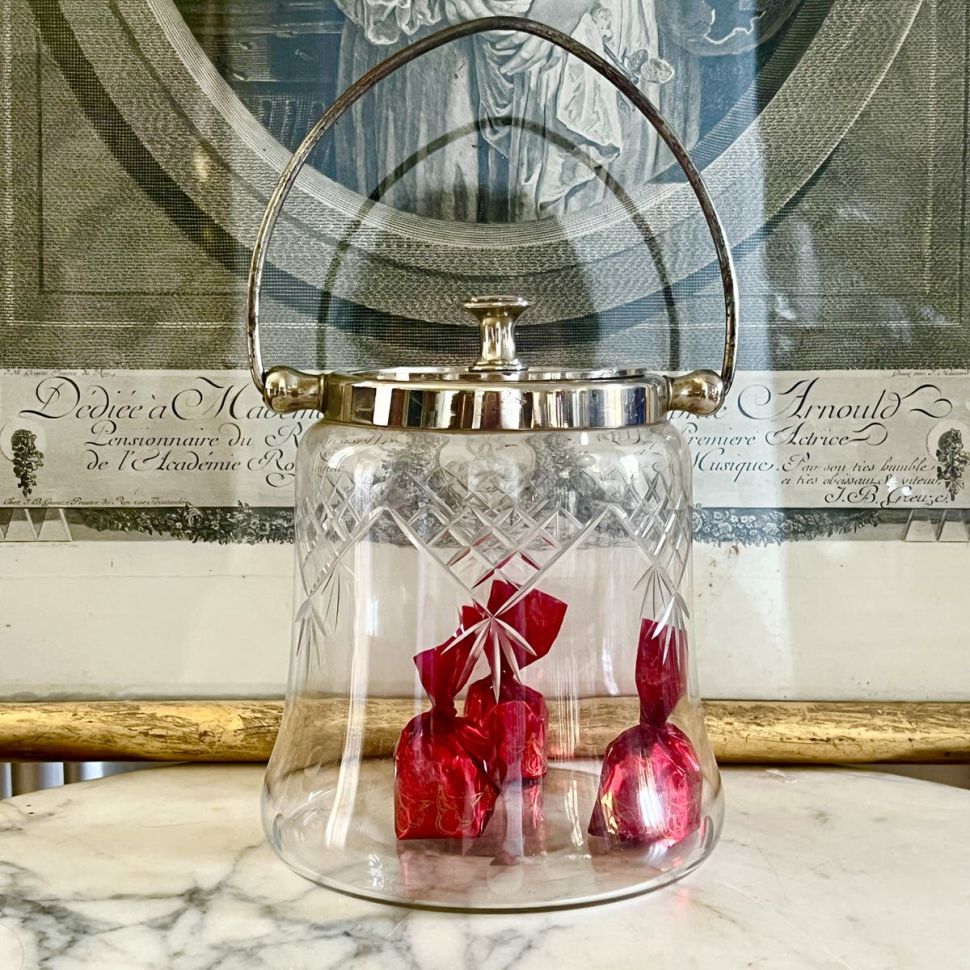 Бисквитница Ар-Нуво ручная гравировка серебрение 1920-30 гг.