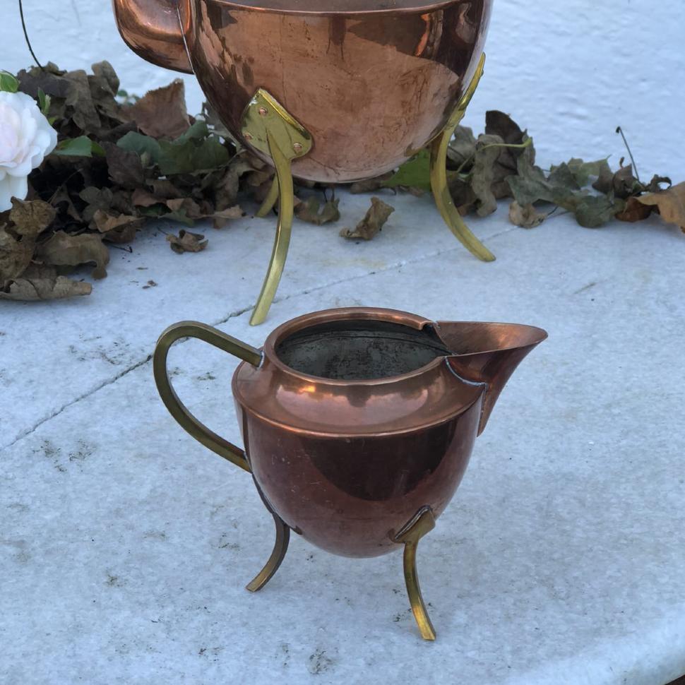 Молочник медь на трех ножках