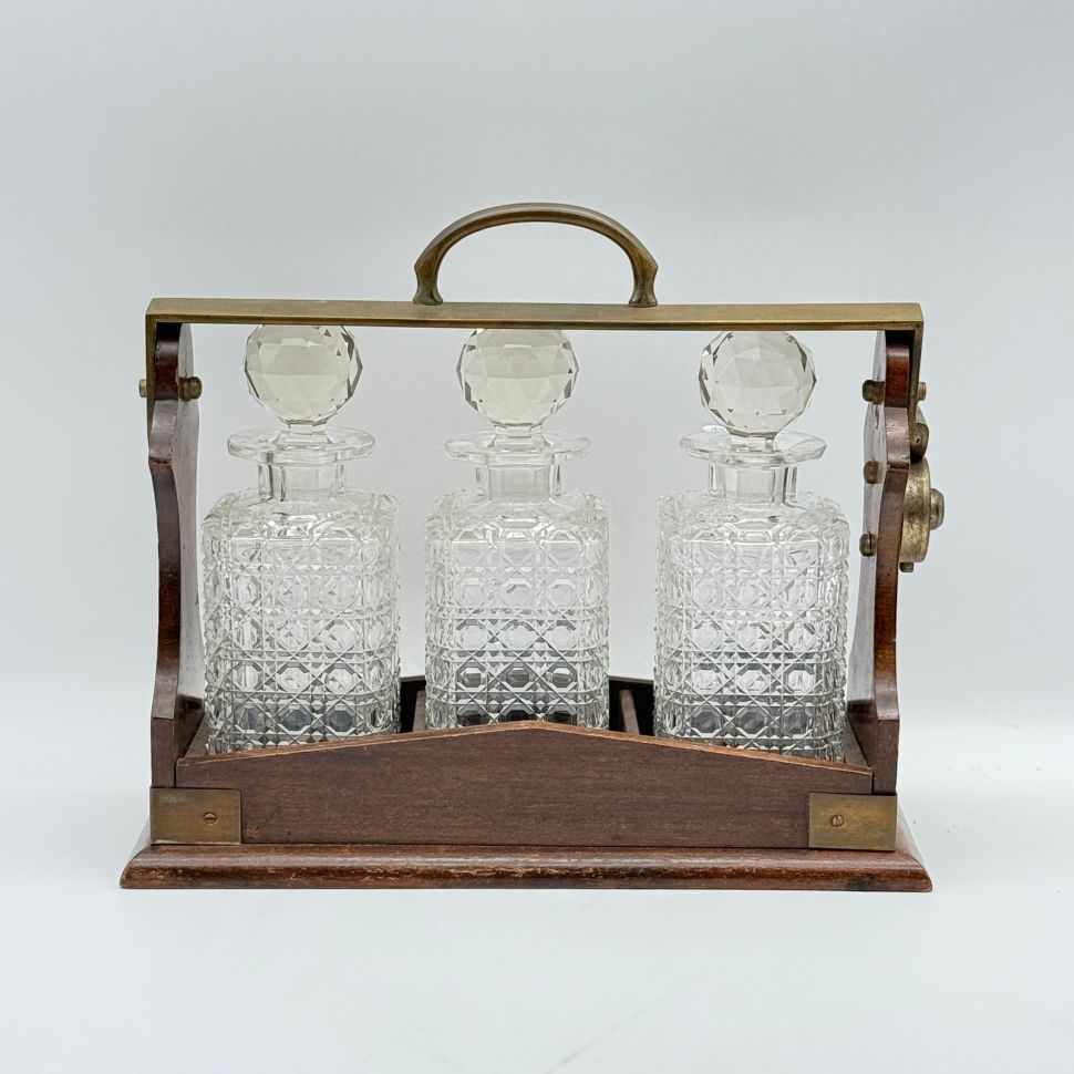 Бар Тантал 19 век хрусталь латунь дерево без ключика 