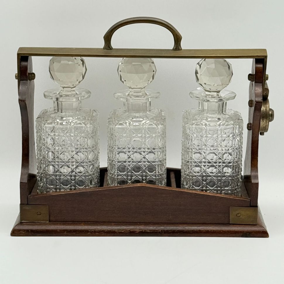 Бар Тантал 19 век хрусталь латунь дерево без ключика 