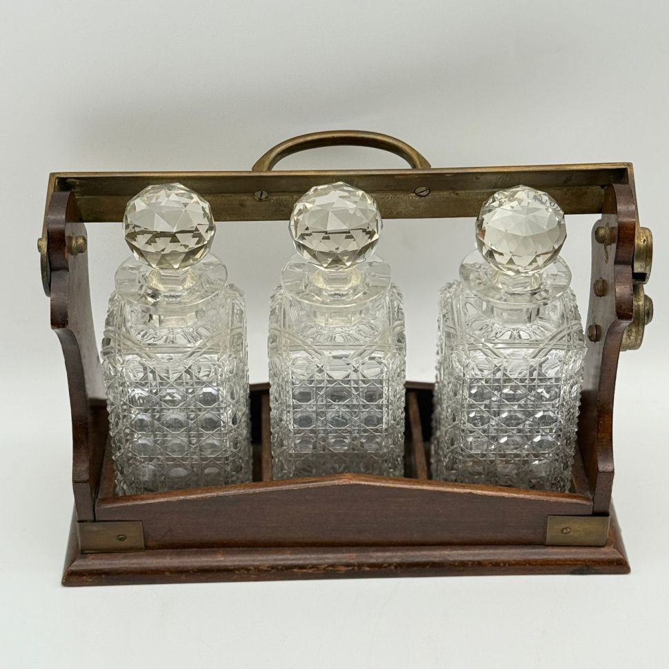 Бар Тантал 19 век хрусталь латунь дерево без ключика 