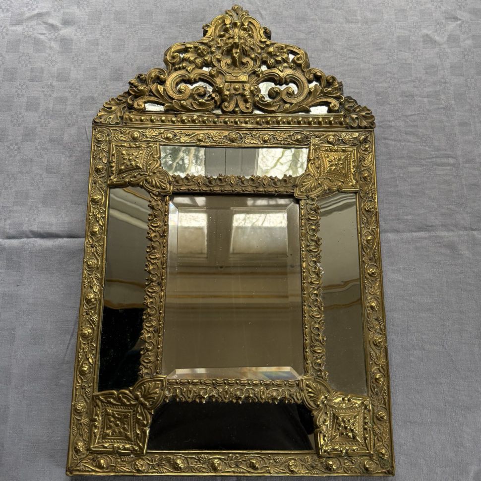 Зеркало 65х39 см в стиле Людовика XIV чеканка  