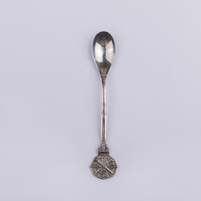 Ложка чайная с эмблемой на ручке