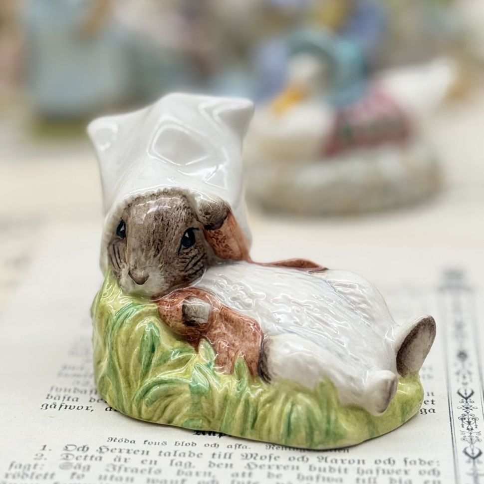 Статуэтка Beatrix Potter Benjamin Wakes Up Royal Albert Англия 1990 г.