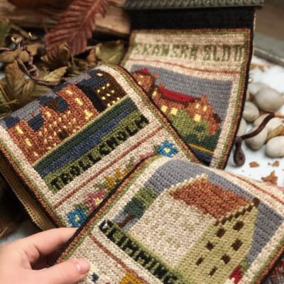 Панно сонетка на латунном держателе Домики