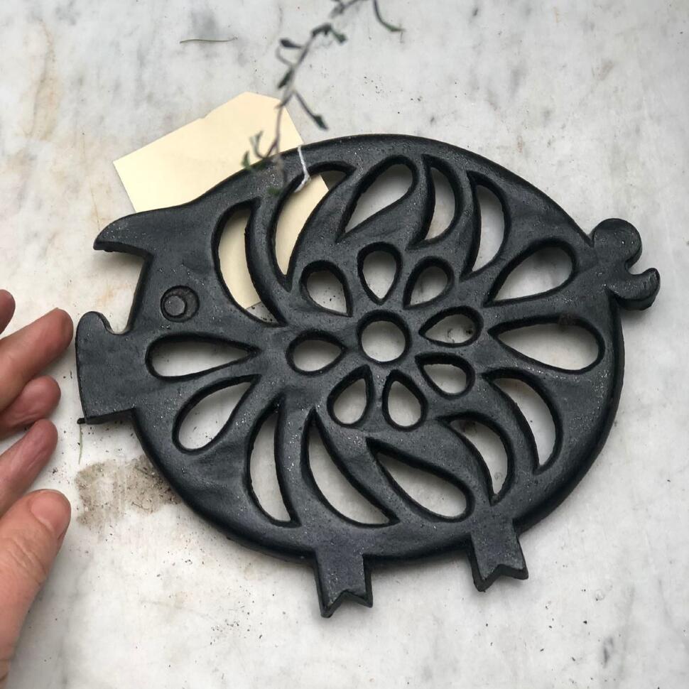 Подставка под горячее 18 см Свинка чугун