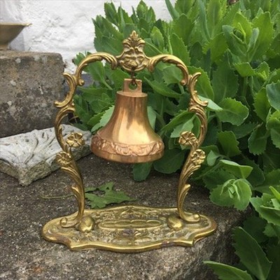 Колокольчик на подставке