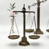 Весы равноплечные с двумя чашами 42 см латунь
