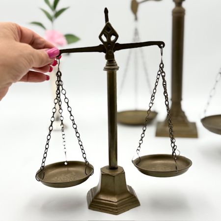 Весы равноплечные с двумя чашами 42 см латунь