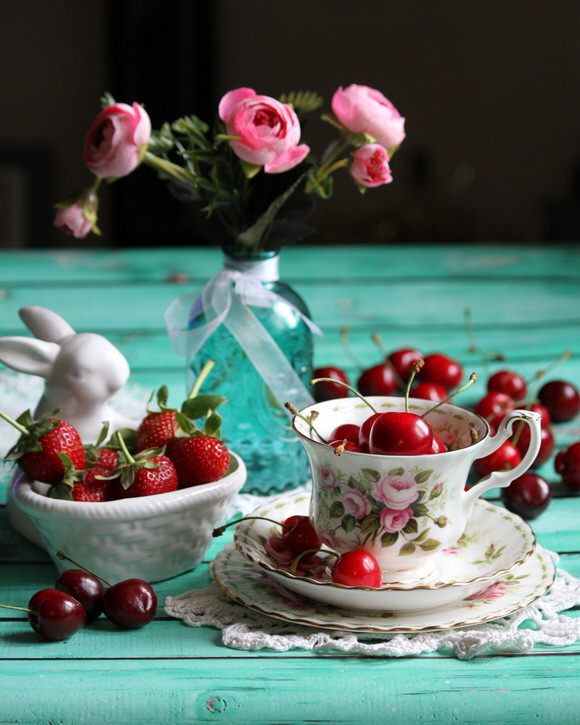 Чайная пара Royal Albert Июнь 1970 г. 12 месяцев