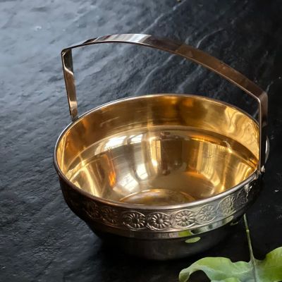 Конфетница с ручкой 13 см металл