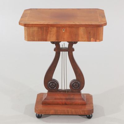 Столик для рукоделия Лира 73х38х56 см дерево