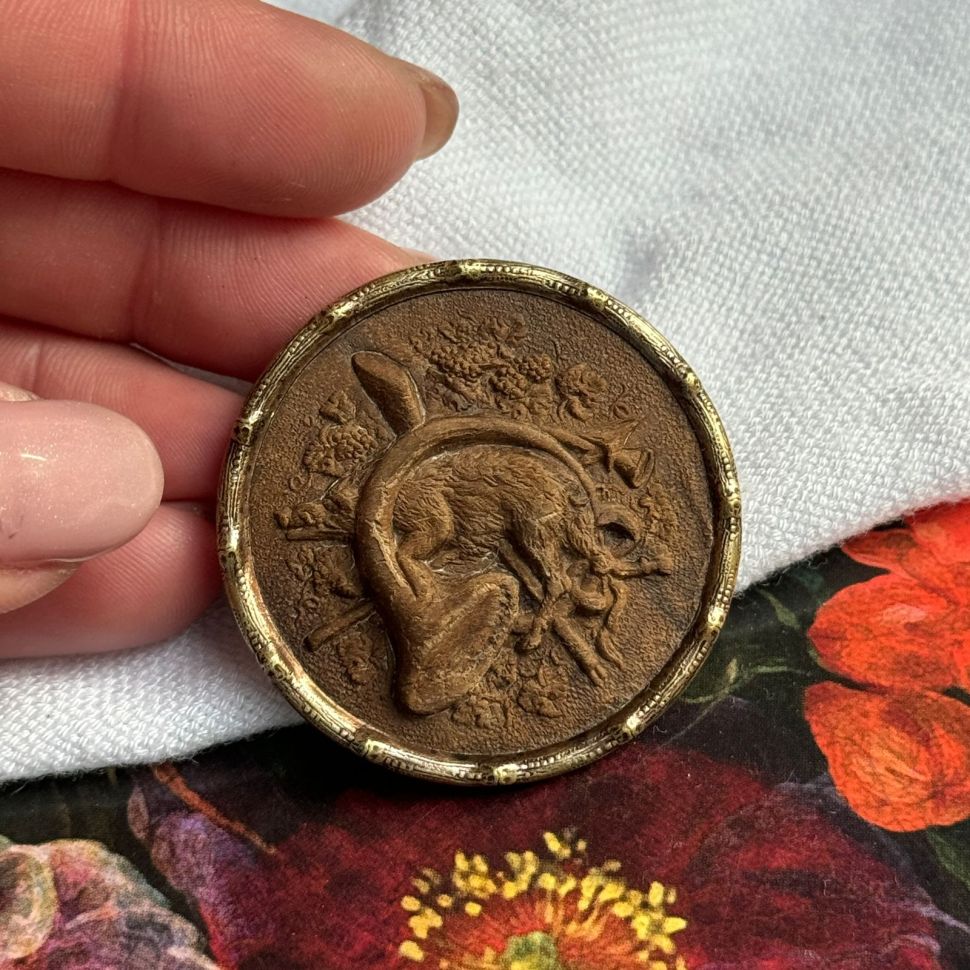 Пуговица старинная Охотничий рожок 4 см дерево латунь