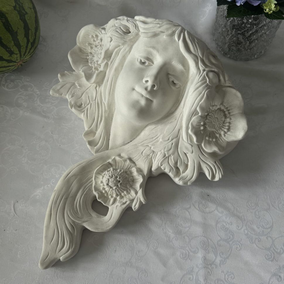 Скульптура на стену античная Петра Тоскана алебастр