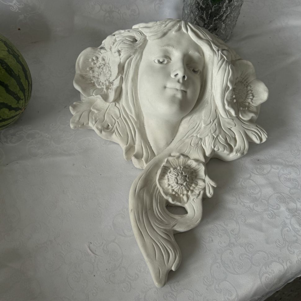 Скульптура на стену античная Петра Тоскана алебастр