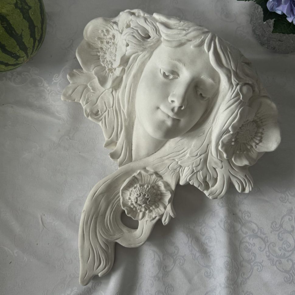 Скульптура на стену античная Петра Тоскана алебастр