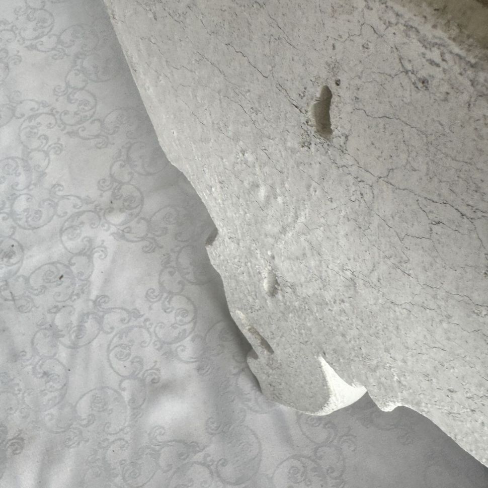 Скульптура на стену античная Петра Тоскана алебастр