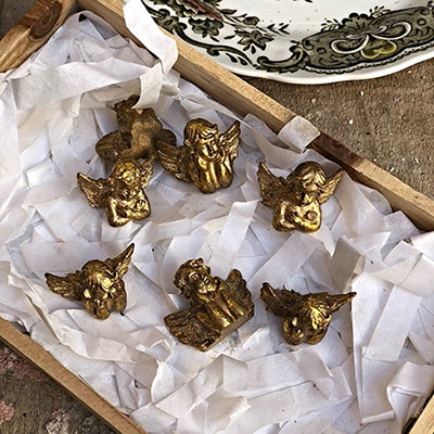 Ангелочек для украшения стола и сервировки праздника