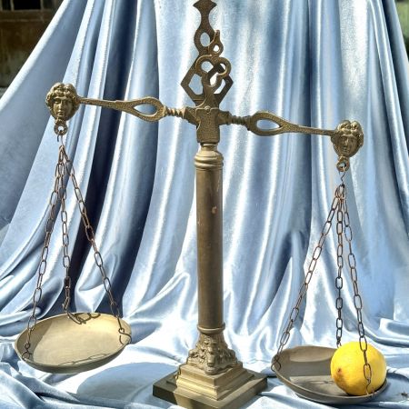 Весы равноплечные с двумя чашами 46 см латунь 