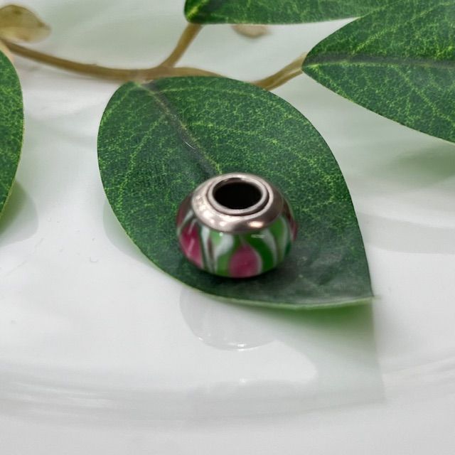 Шарм зеленый с розово-белым серебро муранское стекло